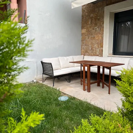 Cozy And Modern House 350m To The In Nikiti! Apartament *
