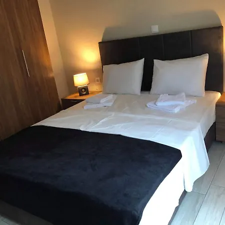 Cozy And Modern House 350m To The In Nikiti!