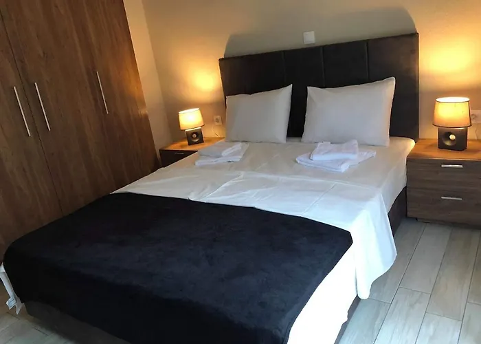 Cozy And Modern House 350m To The In Nikiti!
